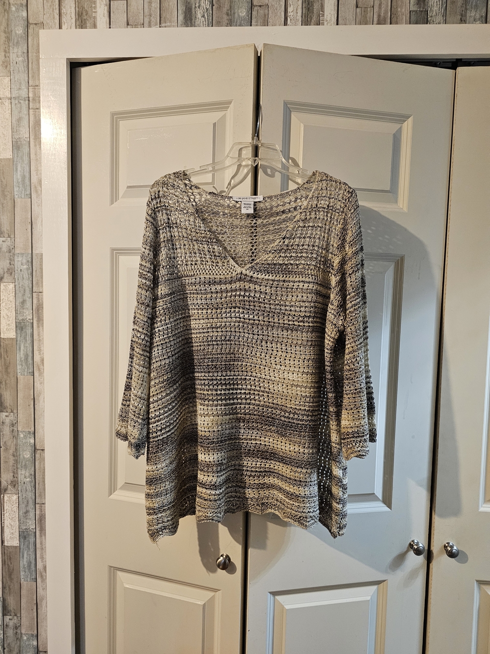 Lightweight Crochet V-Neck Sweater in Cream and Navy 2XL 99 Jane Street